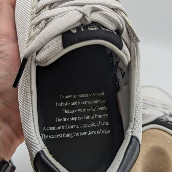 Novella Love Poem Tennis Shoes Ch O1 V 01 #322 New Limited Edition W 8.5 M 7 - Picture 4 of 11